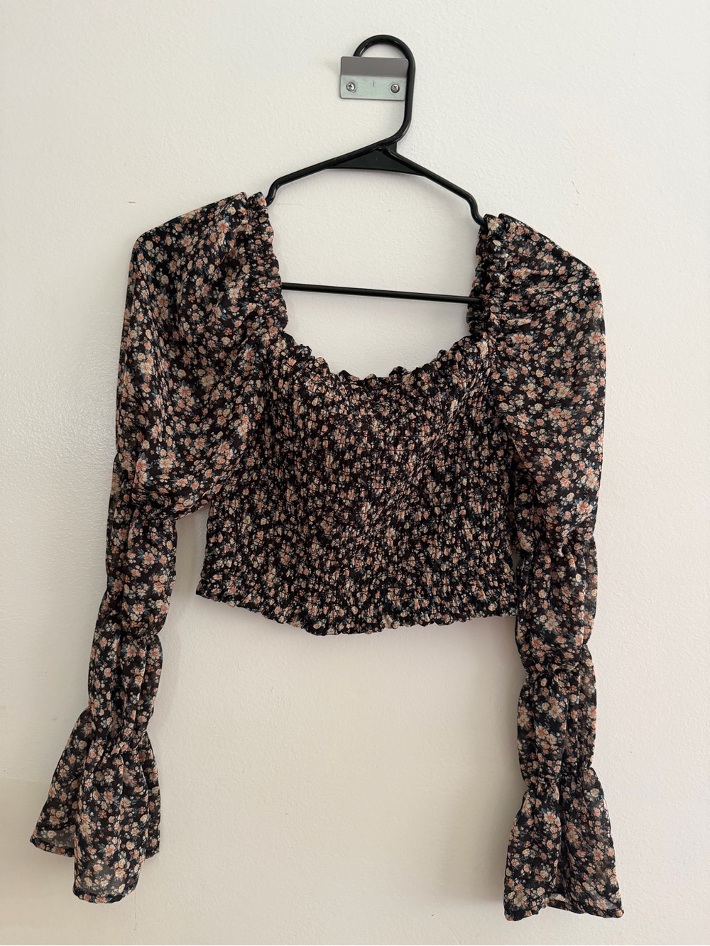 Wild Fable Black Floral Long-Sleeve Crop Top